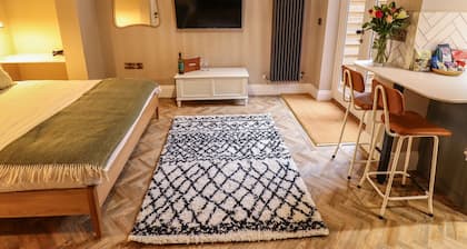 17 Union Road Basement