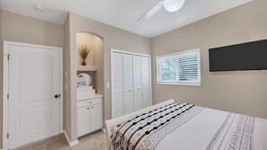 3 bedrooms, desk, iron/ironing board, free WiFi