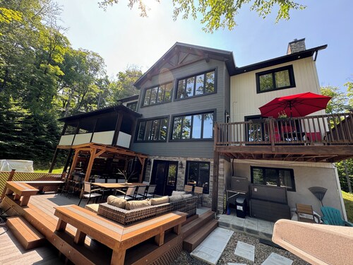 Grand Luxury villa in Mont-Tremblant /7 min to SKI resort/Game/Sauna/ SPA/BBQ