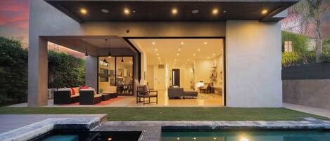 Alberca al aire libre