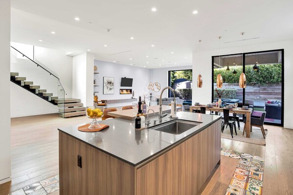 Dining - LA Villa by Avantstay Walk to The Grove LA (Los Angeles)