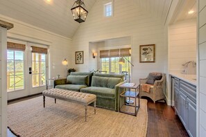 Signature cottage | Woonruimte | Ledtelevisie, Netflix, slimme speakers en streamingdiensten