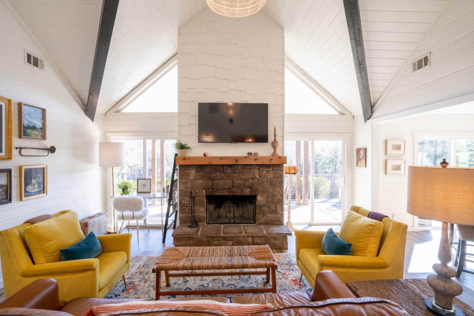 Family Cottage | Living area | 55-inch LED TV with digital channels, Netflix, smart speakers