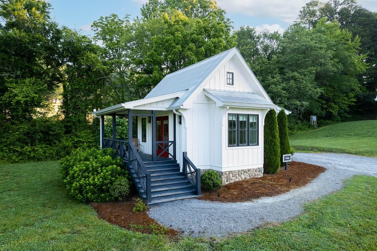 Exclusive Cottage | 2 bedrooms, Egyptian cotton sheets, premium bedding, down comforters