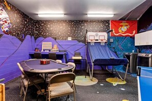Spielezimmer