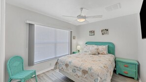 4 bedrooms, desk, iron/ironing board, free WiFi