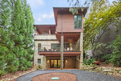 The Red House in Serenbe w/ Golf Cart