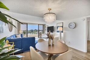 Interior - Urban 2 Bed 2 Bath Condo - Perfect stay while exploring Orlando,Florida (Siesta Key)