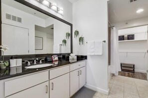 Regadera y secadora de cabello 