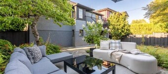 Historic Waterview Home Minutes to Downtown Vancouver & North Shore Mountains