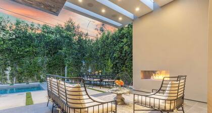 Luxe Weho Villa, Walk to Melrose Ave, Pool + Hot Tub North Vista by Avantstay