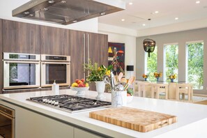 Villa (4 Bedrooms) | Interior