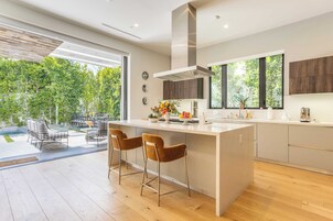 Villa (4 Bedrooms) | Interior