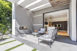 Villa (4 Bedrooms) | Interior