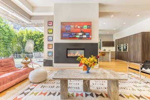 Villa (4 Bedrooms) | Interior - Luxe Weho Villa, Walk to Melrose Ave, Pool + Hot Tub North Vista by Avantstay (Los Angeles)