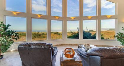 'Oceanfront Castle' w/ Hot Tub & Game Room