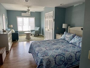 3 habitaciones, tabla de planchar con plancha, wifi y ropa de cama 