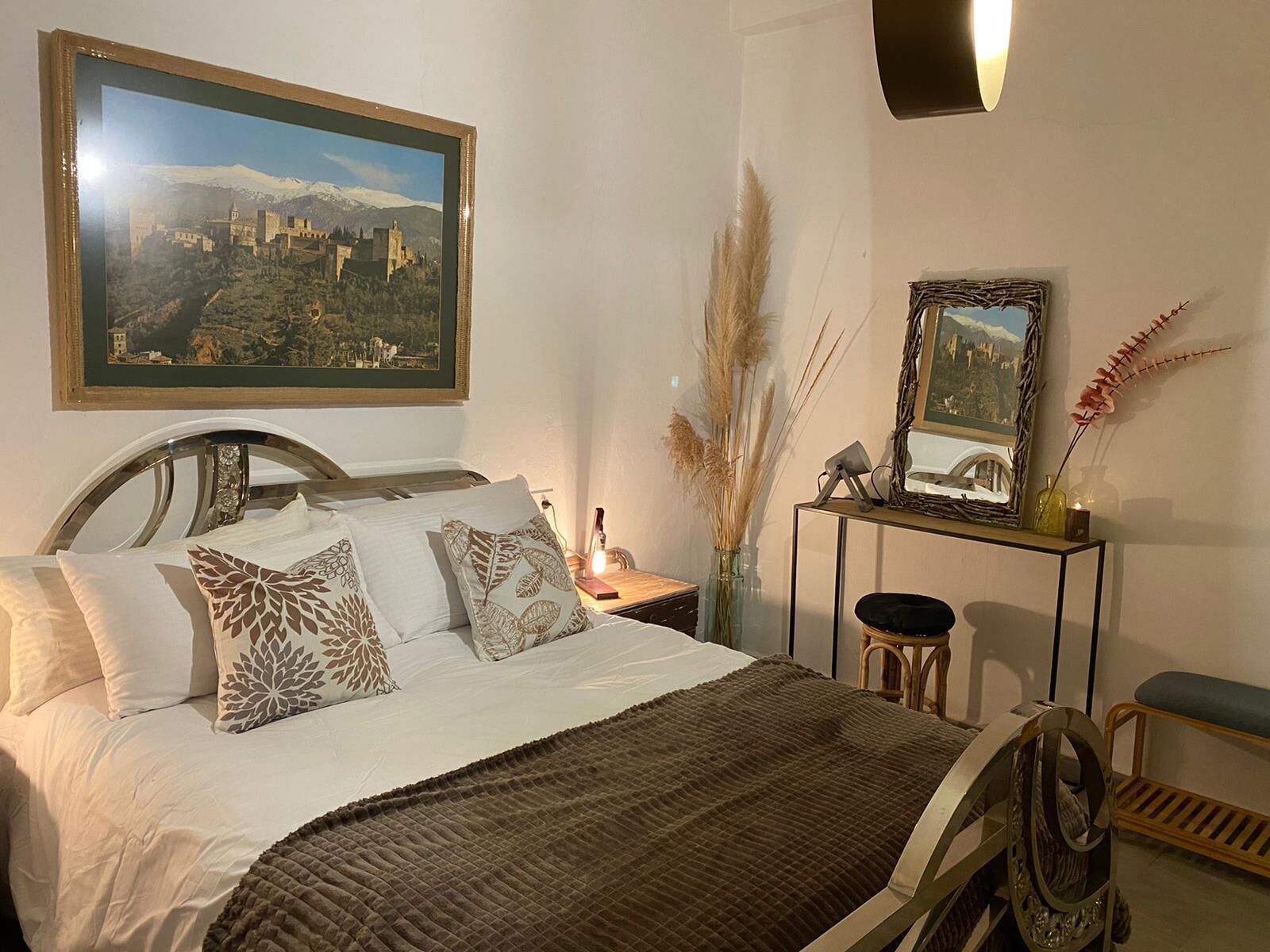 Royal Villa, 2 Bedrooms, Kitchen | 2 bedrooms, hypo-allergenic bedding, iron/ironing board, free WiFi