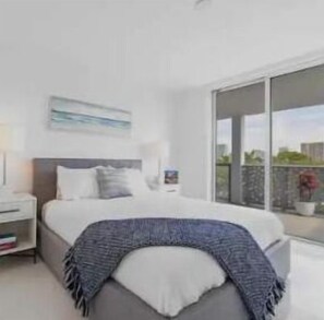 2 sovrum, skrivbord, strykjärn/strykbräda och gratis wi-fi