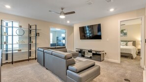 9 bedrooms, desk, iron/ironing board, free WiFi