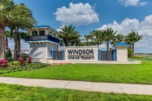 Property grounds - New Listing! Windsor Island, 10mi to Disney & 22mi to Universal - FS383826 (Davenport)