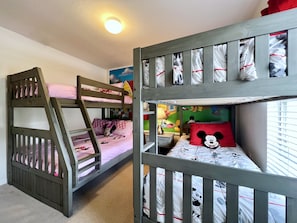 3 bedrooms, desk, iron/ironing board, free WiFi