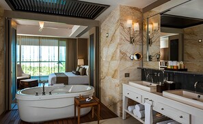 Bruser, boblebadekar, hårtørrer, håndklæder