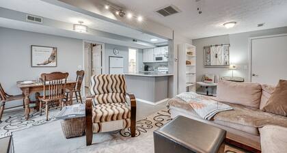 Missouri Couple's Retreat: 'Shouse' w/ Patio, Yard