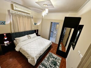 2 bedrooms, in-room safe, iron/ironing board, free WiFi - The Arabella House - New Cairo (Cairo Governorate)