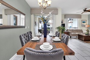 Dining - New Listing! Storey Lake Resort, 6mi to Disney & 11mi to Universal - FS381536 (Kissimmee)