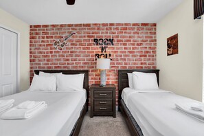 4 bedrooms, desk, iron/ironing board, free WiFi