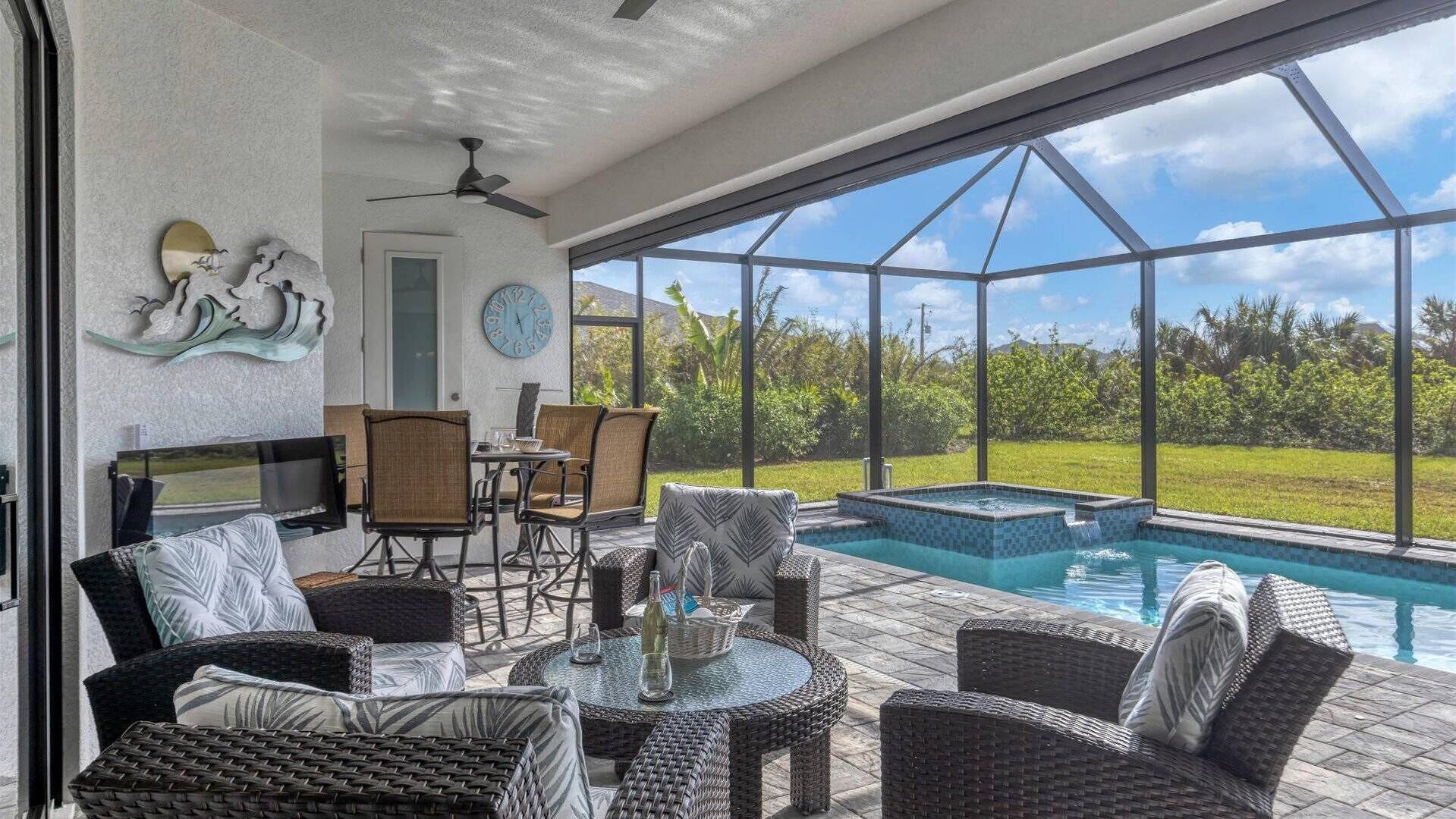 New Listing! Charlotte Harbor Area Resort, 120mi to Disney & 134mi to Universal - GRH583331