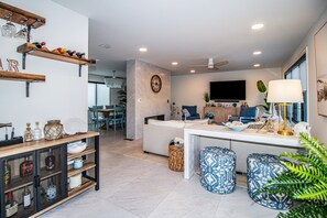 Smart-TV, Kamin, Tischfußball