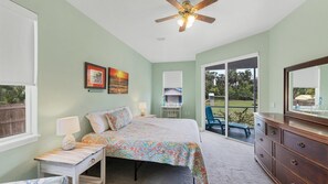 3 bedrooms, desk, iron/ironing board, free WiFi
