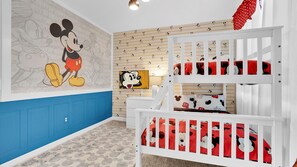 5 Schlafzimmer, Schreibtisch, Bügeleisen/Bügelbrett, kostenloses WLAN