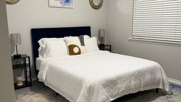 3 chambres, fer et planche à repasser, Wi-Fi gratuit, draps fournis