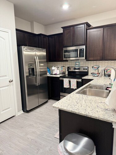 Newly Built Family Townhome near Fort Cavazos: Perfect Short-Term Retreat!