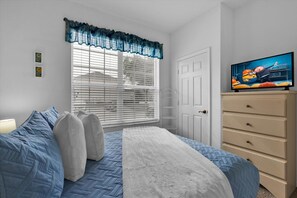 3 bedrooms, desk, iron/ironing board, free WiFi