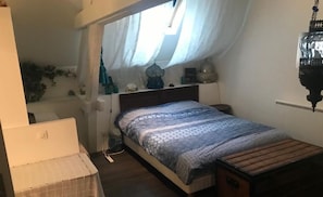 2 bedrooms, free WiFi, bed sheets