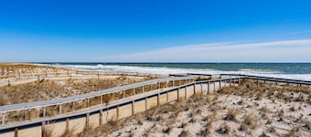 Oceanfront Escape Just Steps to Beach & Boardwalk with 4 beach badges 2 car park