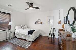 3 bedrooms, iron/ironing board, travel crib, free WiFi