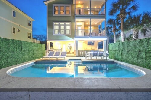 6 bedroom Oasis - Pool