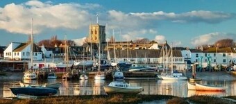 House few Mins From Beach With hot tub & Sauna