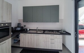 Kühlschrank, Herdplatte, Geschirrspüler