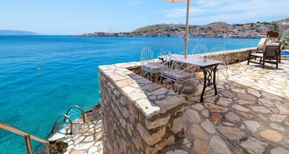 Water-front Boutique Villa,
direct access to the sea and private big terrace