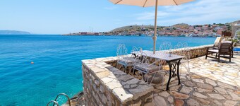 Water-front Boutique Villa,
direct access to the sea and private big terrace