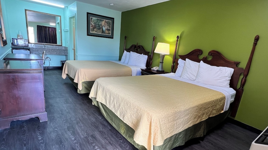 Travelers Inn
