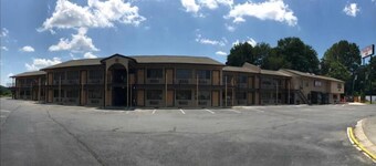 Travelers Inn