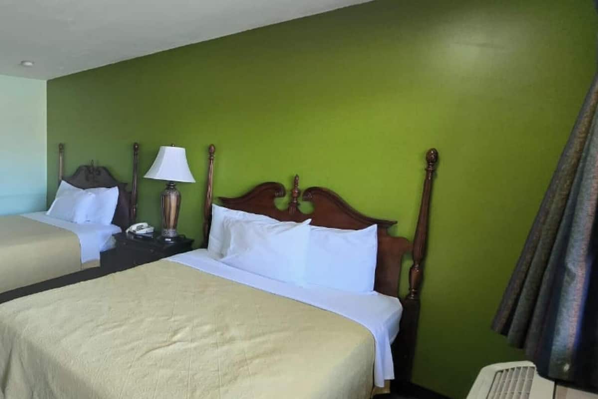 Escrivaninha, Wi-Fi de cortesia, roupa de cama
