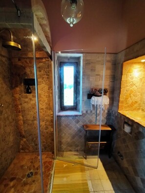 Premium Suite, Kitchen, Hill View | Bathroom - La Nocciolaia  (Narni)